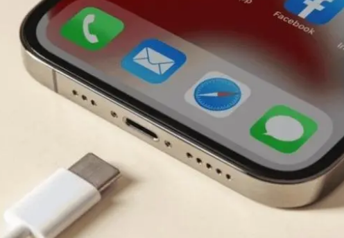 梅里斯达斡尔族苹果15维修分享iPhone15改USB-C接口后能和安卓用户互借充电器吗 